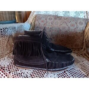 Men's Aldo size 9.5 Hard Sole Mocassins with Fringe Dark Brown Suede